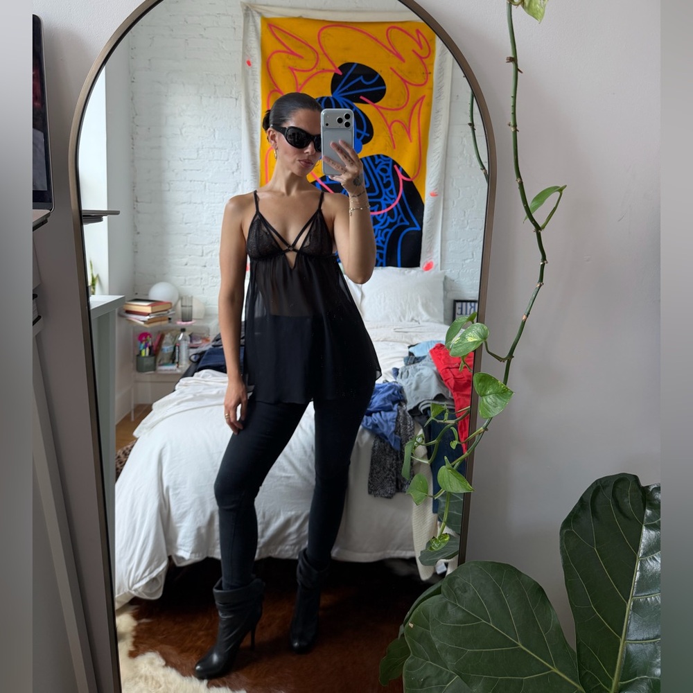 VINTAGE VICTORIA’S SECRET BLACK LACE CAMI